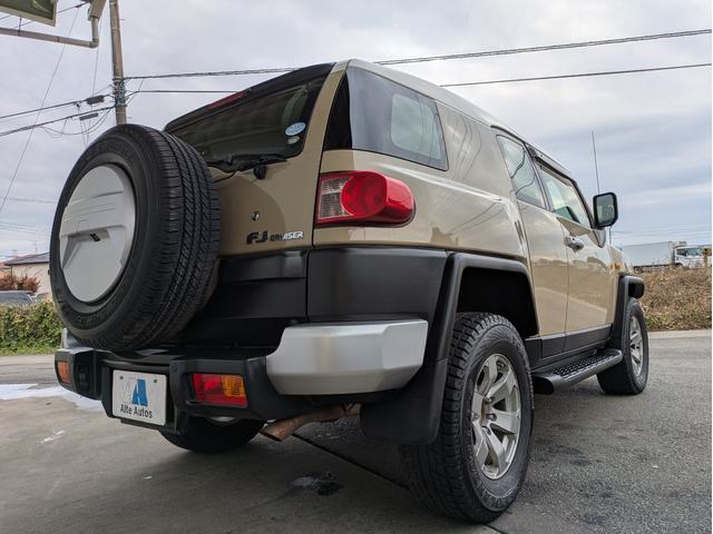 ＦＪクルーザー ベースグレード　ナビ　ＥＴＣ　バックカメラ　夏・冬タイヤホイール付き　ＡＴ車（17枚目）