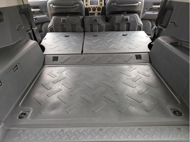 ＦＪクルーザー ベースグレード　ナビ　ＥＴＣ　バックカメラ　夏・冬タイヤホイール付き　ＡＴ車（20枚目）