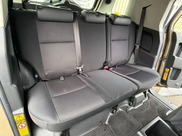 ＦＪクルーザー ベースグレード　ナビ　ＥＴＣ　バックカメラ　夏・冬タイヤホイール付き　ＡＴ車（23枚目）