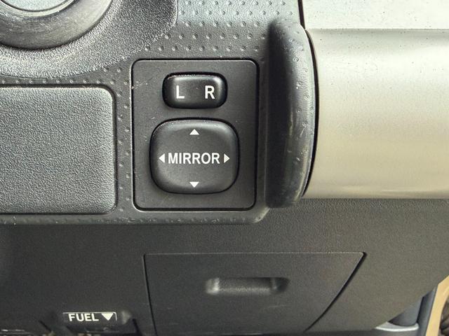 ＦＪクルーザー ベースグレード　ナビ　ＥＴＣ　バックカメラ　夏・冬タイヤホイール付き　ＡＴ車（31枚目）