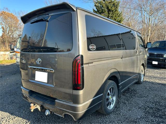 ハイエースバン 　４ＷＤ　ＥＴＣ　バックカメラ　ナビ　両側スライドドア　ＡＴ　Ｂｌｕｅｔｏｏｔｈ　エアコン　パワーウィンドウ　運転席エアバッグ（7枚目）