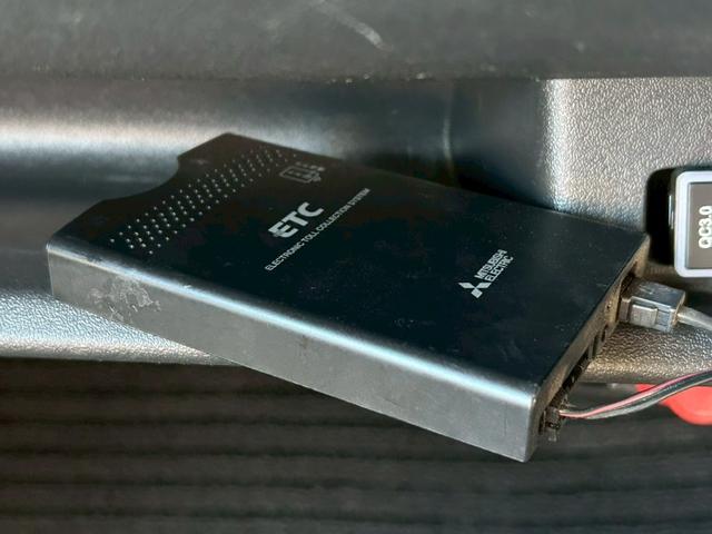 ハイエースバン 　４ＷＤ　ＥＴＣ　バックカメラ　ナビ　両側スライドドア　ＡＴ　Ｂｌｕｅｔｏｏｔｈ　エアコン　パワーウィンドウ　運転席エアバッグ（14枚目）