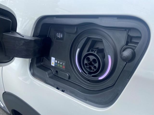 ３００８ ＧＴハイブリッド４　当社試乗車！アダプティブクルーズコントロール　ＬＥＤライト　ＣａｒＰｌａｙ対応運転席電動シート　シートヒーター　スマートキー　電動リアゲート　純正１８ＡＷ　電動ランバーサポート（58枚目）