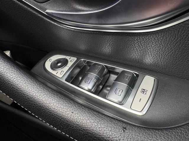 MERCEDES BENZ E-CLASS E200 4MATIC AVANTGARDE