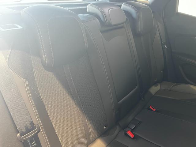 ３００８ ＧＴ　ブルーＨＤｉ　フルセグナビ　本州仕入　パノラミックサンルーフ　電動半革シート　純正１８インチＡＷ　アクティブクルコン　ＬＥＤライト　ＡｐｐｌｅＣａｒＰｌａｙ　ＥＴＣ　Ｂｌｕｅｔｏｏｔｈ接続（13枚目）