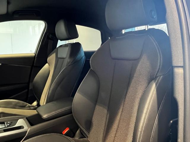 快適なショールームにて、お車選びのお手伝いから、ご購入後の整備待ちまで、ご対応致します。