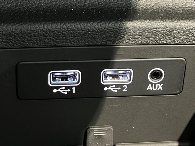 快適なショールームにて、お車選びのお手伝いから、ご購入後の整備待ちまで、ご対応致します。