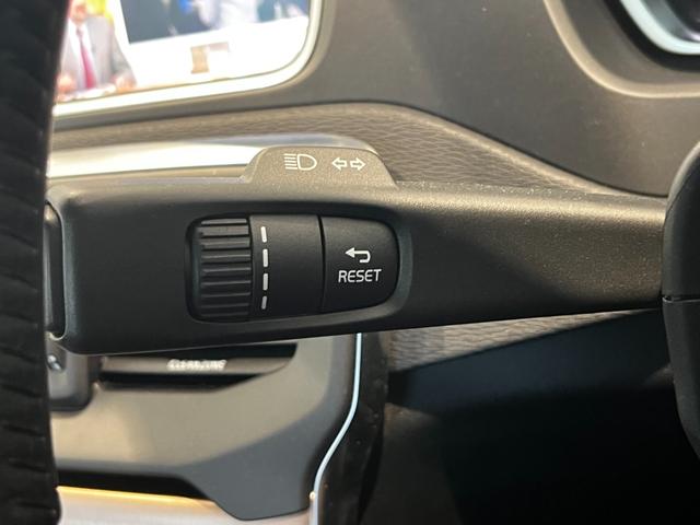 当社の納車前点検・サービスの内容は、車検点検・法定１２ヶ月定期点検・油脂類の点検及び交換・バッテリーの点検及び交換等を行い、良好な状態にてご納車させていただきます。