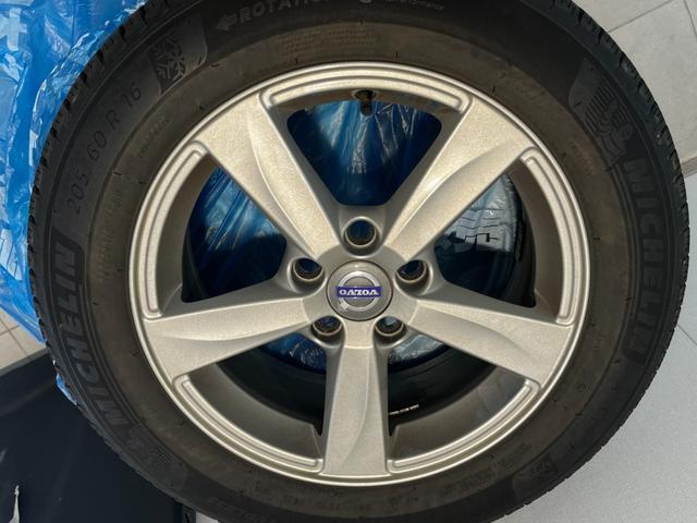 時間や距離などの都合で実車をご覧になれないお客様には、私共がお客様の目の代わりとなり、お車を確認させて頂きます。詳細に写真を撮影しメールにてお送りさせていただきます。お気軽にお申し付け下さい。