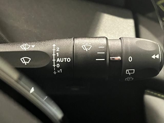 ３０８ ＧＴハイブリッド　マイルドハイブリッド　ハーフレザー　純正ナビ　マトリクスＬＥＤ　電動シート　シートヒーター　ｉ－ｔｏｇｇｌｅ　３Ｄメーター　カープレイ　　アクティブクルコン　衝突軽減Ｂ　レーンキープ（17枚目）