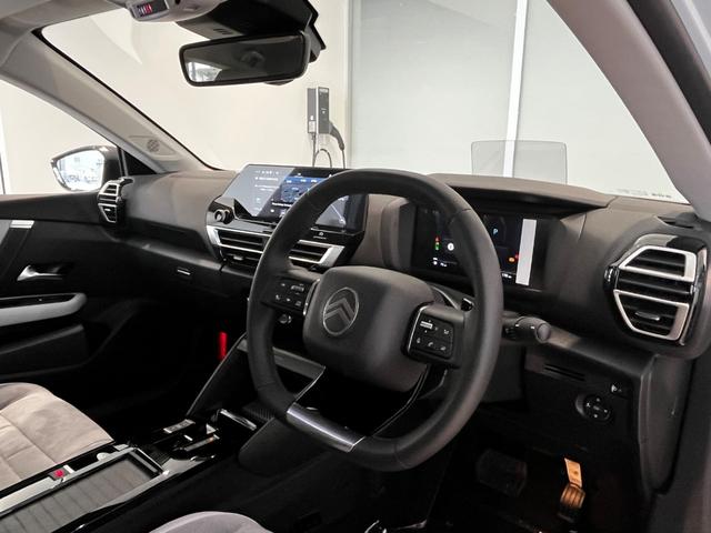 Ｃ４ マックス　ハイブリッド　純正ナビ　ＡＣＣ　電動シート　シートヒーター　バックカメラ　ＨＵＤ　電動ランバーサポート　レーンキープアシスト　アクティブセーフブレーキ　ブラインドスポットモニター　ＬＥＤライト　純正１７インチＡＷ（9枚目）