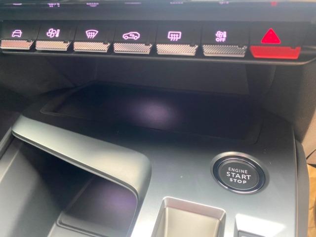 ３０８ ＧＴ　ブルーＨＤｉ　純正ナビ　アルカンターラシート　アダプティブクルーズコントロール　ＬＥＤ・ＣａｒＰｌａｙ　ブラインドスポットモニター　バックカメラ　シートヒーター（36枚目）