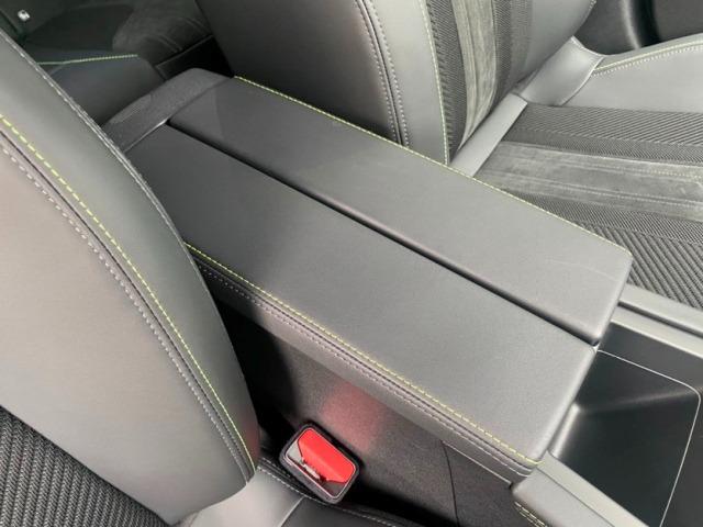 ３０８ ＧＴ　ブルーＨＤｉ　純正ナビ　アルカンターラシート　アダプティブクルーズコントロール　ＬＥＤ・ＣａｒＰｌａｙ　ブラインドスポットモニター　バックカメラ　シートヒーター（44枚目）