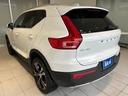 ＸＣ４０ Ｔ４　ＡＷＤ　インスクリプション　電動黒革シート・フルセグナビ・全席シートヒーター・ＡＣＣ・クリスタルシフトノブ・電動テールゲート・ハーマンカードンオーディオ・純正１９ＡＷ・パークアシスト・ＥＴＣ（6枚目）