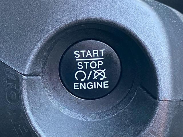 ジープ・レネゲード トレイルホーク　４ＷＤ　ドライブレコーダー　クリアランスソナー　オートクルーズコントロール　レーンアシスト　ナビ　オートライト　ＬＥＤヘッドランプ　スマートキー　アイドリングストップ　ＡＴ　盗難防止システム　ＵＳＢ（7枚目）