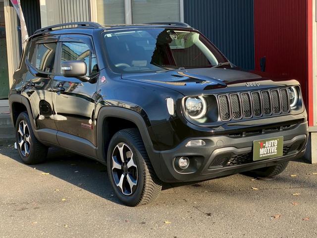 ジープ・レネゲード トレイルホーク　４ＷＤ　ドライブレコーダー　クリアランスソナー　オートクルーズコントロール　レーンアシスト　ナビ　オートライト　ＬＥＤヘッドランプ　スマートキー　アイドリングストップ　ＡＴ　盗難防止システム　ＵＳＢ（13枚目）