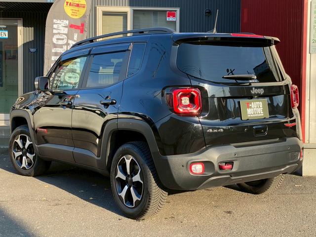ジープ・レネゲード トレイルホーク　４ＷＤ　ドライブレコーダー　クリアランスソナー　オートクルーズコントロール　レーンアシスト　ナビ　オートライト　ＬＥＤヘッドランプ　スマートキー　アイドリングストップ　ＡＴ　盗難防止システム　ＵＳＢ（16枚目）