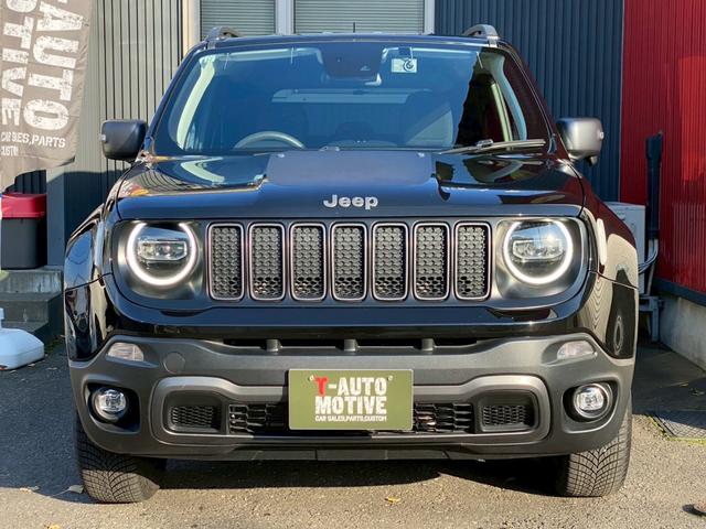 ジープ・レネゲード トレイルホーク　４ＷＤ　ドライブレコーダー　クリアランスソナー　オートクルーズコントロール　レーンアシスト　ナビ　オートライト　ＬＥＤヘッドランプ　スマートキー　アイドリングストップ　ＡＴ　盗難防止システム　ＵＳＢ（24枚目）