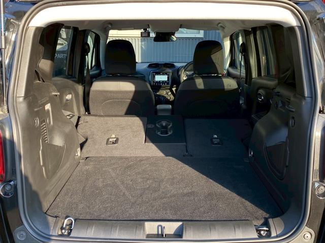 ジープ・レネゲード トレイルホーク　４ＷＤ　ドライブレコーダー　クリアランスソナー　オートクルーズコントロール　レーンアシスト　ナビ　オートライト　ＬＥＤヘッドランプ　スマートキー　アイドリングストップ　ＡＴ　盗難防止システム　ＵＳＢ（28枚目）