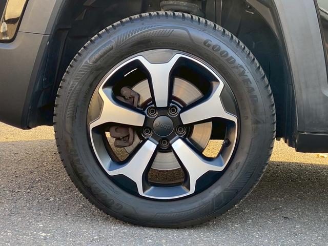 ジープ・レネゲード トレイルホーク　４ＷＤ　ドライブレコーダー　クリアランスソナー　オートクルーズコントロール　レーンアシスト　ナビ　オートライト　ＬＥＤヘッドランプ　スマートキー　アイドリングストップ　ＡＴ　盗難防止システム　ＵＳＢ（29枚目）