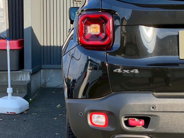 ジープ・レネゲード トレイルホーク　４ＷＤ　ドライブレコーダー　クリアランスソナー　オートクルーズコントロール　レーンアシスト　ナビ　オートライト　ＬＥＤヘッドランプ　スマートキー　アイドリングストップ　ＡＴ　盗難防止システム　ＵＳＢ（34枚目）