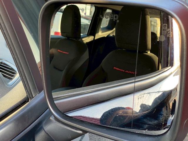 ジープ・レネゲード トレイルホーク　４ＷＤ　ドライブレコーダー　クリアランスソナー　オートクルーズコントロール　レーンアシスト　ナビ　オートライト　ＬＥＤヘッドランプ　スマートキー　アイドリングストップ　ＡＴ　盗難防止システム　ＵＳＢ（39枚目）