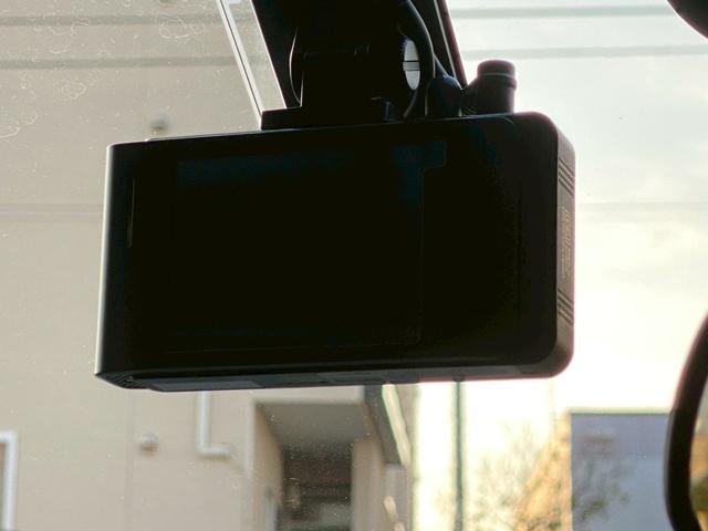 ジープ・レネゲード トレイルホーク　４ＷＤ　ドライブレコーダー　クリアランスソナー　オートクルーズコントロール　レーンアシスト　ナビ　オートライト　ＬＥＤヘッドランプ　スマートキー　アイドリングストップ　ＡＴ　盗難防止システム　ＵＳＢ（51枚目）