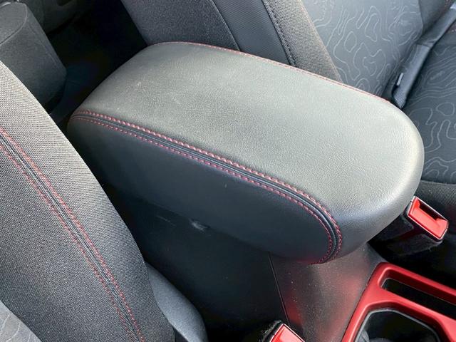 ジープ・レネゲード トレイルホーク　４ＷＤ　ドライブレコーダー　クリアランスソナー　オートクルーズコントロール　レーンアシスト　ナビ　オートライト　ＬＥＤヘッドランプ　スマートキー　アイドリングストップ　ＡＴ　盗難防止システム　ＵＳＢ（54枚目）