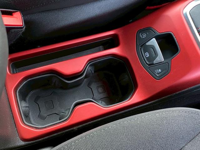 ジープ・レネゲード トレイルホーク　４ＷＤ　ドライブレコーダー　クリアランスソナー　オートクルーズコントロール　レーンアシスト　ナビ　オートライト　ＬＥＤヘッドランプ　スマートキー　アイドリングストップ　ＡＴ　盗難防止システム　ＵＳＢ（58枚目）