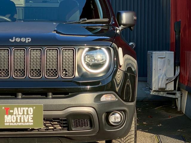 ジープ・レネゲード トレイルホーク　４ＷＤ　ドライブレコーダー　クリアランスソナー　オートクルーズコントロール　レーンアシスト　ナビ　オートライト　ＬＥＤヘッドランプ　スマートキー　アイドリングストップ　ＡＴ　盗難防止システム　ＵＳＢ（67枚目）