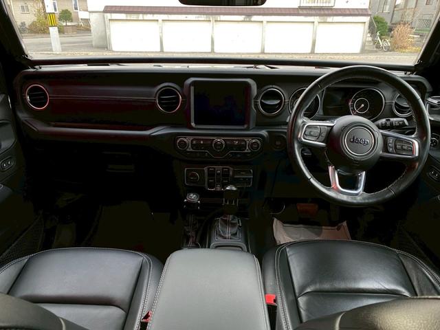 運転者にとっては日々使用することとなる運転席です。運転席からの視界は、店頭にてお客様ご自身の目でお確かめください！