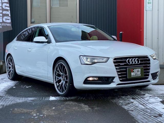 Ａ５スポーツバック ２．０ＴＦＳＩクワトロ　４ＷＤ　ドライブレコーダー　クリアランスソナー　オートクルーズコントロール　バックカメラ　アルミホイール　オートライト　ＨＩＤ　ＡＴ　シートヒーター　スマートキー　アイドリングストップ　電動格納ミラー（2枚目）