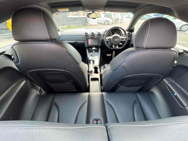 ＴＴクーペ ２．０ＴＦＳＩ　Ｓラインリミテッド　ＤＳＧクラッチ交換済　ＥＴＣ　ナビ　ＴＶ　ＡＴ　ＨＩＤ　シートヒーター　アルミホイール　革シート　盗難防止システム　ＡＢＳ　ＣＤ　ＤＶＤ再生　Ｂｌｕｅｔｏｏｔｈ　エアコン　ミッションＤＳＧクラッチ交換済みで安心です（11枚目）