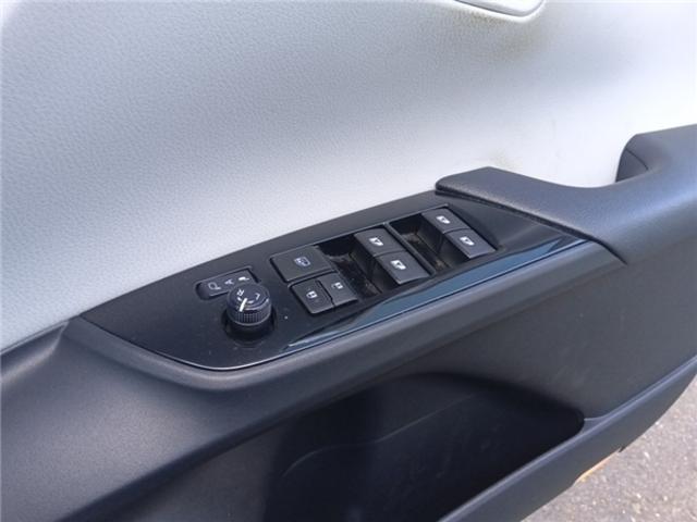 プリウス Ｓ　ワンオーナー　セーフティセンス　純正ナビ　ＴＶ　バックカメラ（13枚目）