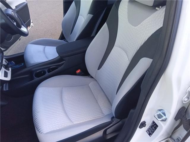 プリウス Ｓ　ワンオーナー　セーフティセンス　純正ナビ　ＴＶ　バックカメラ（18枚目）