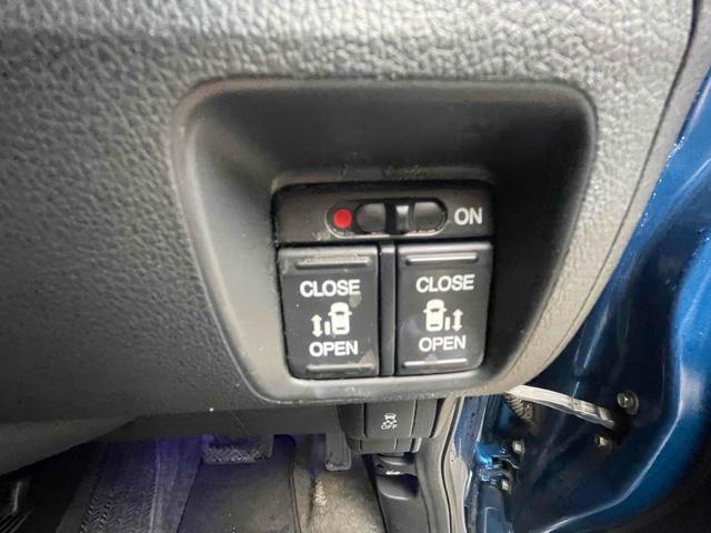 N-BOXカスタム G SSパッケージ 4WD 両側電動スライドドア ナビ TV オートライト HID スマートキー アイドリングストップ 電動格納ミラー ベンチシート CVT 盗難防止システム ABS ESC CD DVD再生 USB(7枚目)