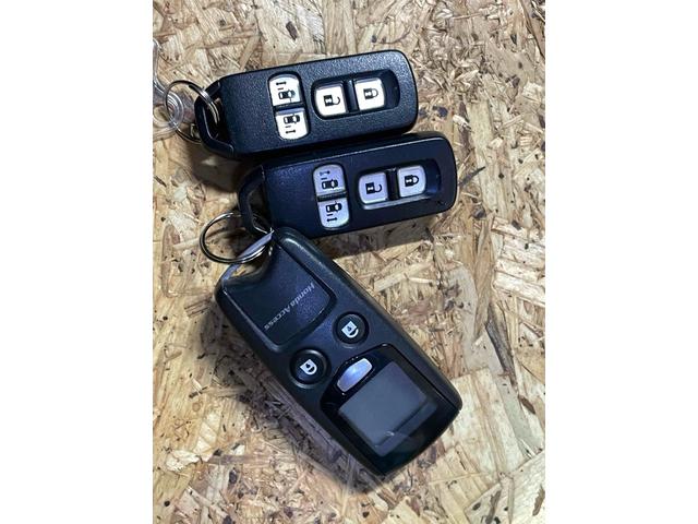 N-BOXカスタム G SSパッケージ 4WD 両側電動スライドドア ナビ TV オートライト HID スマートキー アイドリングストップ 電動格納ミラー ベンチシート CVT 盗難防止システム ABS ESC CD DVD再生 USB(45枚目)