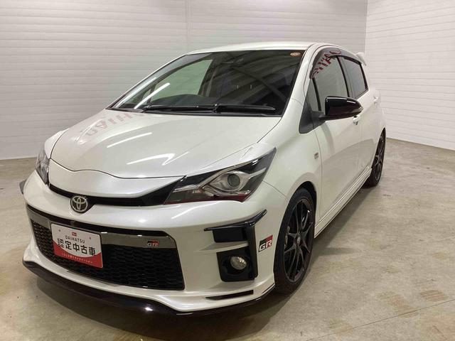 ヴィッツ(トヨタ) ＧＲスポーツ　フロアＣＶＴ（パドルシフト）　プッシュスタートスイッチ　電子カードキー　カーナビ　バックモニター　ＡＢＳ 中古車画像