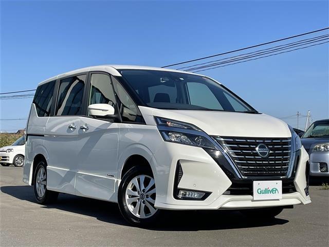 日産 セレナ ハイウェイスターV 4WD 純ナビ バックカメラの中古車