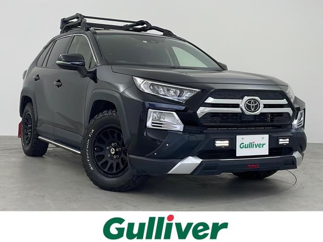 トヨタ ＲＡＶ４ アドベンチャー　トヨタセーフティーセンス　ＴＲＤマッドフラップ　ＴＲＤルーフラック　純正９型ＳＤナビ　フルセグ　Ｂｌｕｅｔｏｏｔｈ　ＤＶＤ再生機能　バックカメラ　パワーバックドア　１７インチマッドブラックアルミＬＥＤ