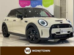 ＭＩＮＩ　ＭＩＮＩ　クーパーＳ　インテリジェントセーフティー　純正８．８インチディスプレイ　ＢＴ