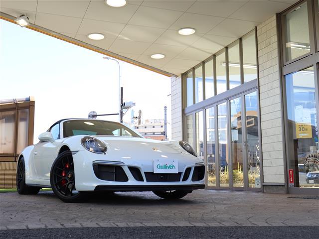 ポルシェ ９１１ ９１１タルガ４ＧＴＳ　スポーツクロノパッケージ　ツートンインテリアパッケージ　レッドステッチ
