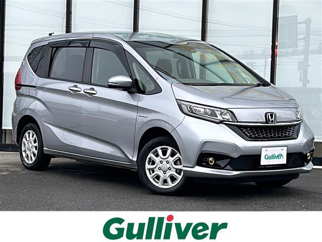 ハイブリッド・Ｇホンダセンシング　４ＷＤ　ホンダセンシング　衝突軽減ブレーキ　レーンキープアシスト　追従式クルーズコントロール　寒冷地仕様　バックカメラ　純正ナビ　Ｂｌｕｅｔｏｏｔｈ　ＣＤ　ＤＶＤ　ＳＤ　ＴＶ　ＡＭ　ＦＭ　３列シート