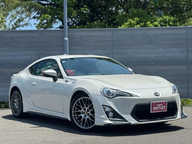 ＧＴリミテッド　ワンオーナー　ＴＲＤフロントスポイラー　ＴＲＤサイドスカート　ＴＲＤリヤトランクスポイラー　ＴＲＤリヤサイドスポイラー　ＴＲＤハイレスポンスマフラー　ＢＢＳ１８インチＡＷ　社外ナビ　バックカメラ