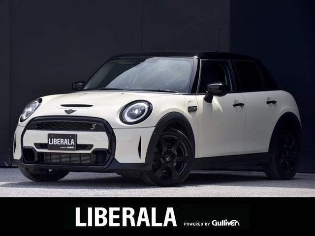 ＭＩＮＩ(ミニ) クーパーＳＤ　ドライビングアシストＰＫＧ　ハーフレザーシート　シートヒーター　アンビエントライト　インテリジェントセーフティ　衝突軽減 中古車画像