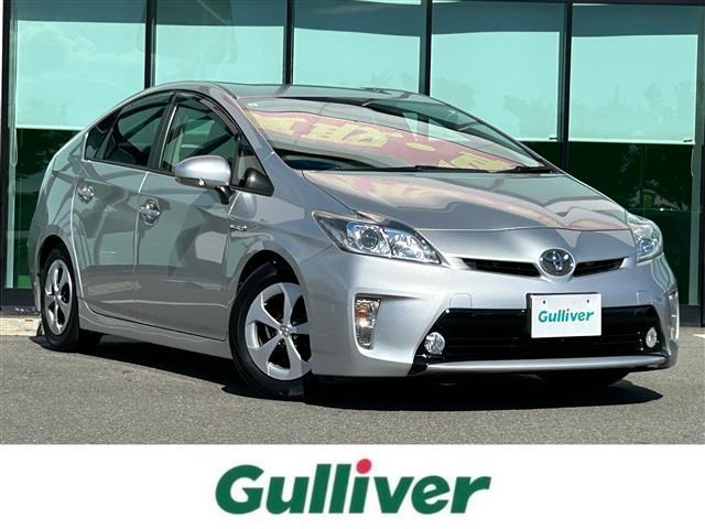プリウス Ｓ　純正ナビ　車高調　社外グリル　Ｂカメ　ＥＴＣ　フロントカメラ　レーダー探知機　フルオートパワーウインドウ　スペアキー　電動格納ミラー　ドアバイザー　トノカバー　ＨＩＤヘッドライト　純正フロアマット（1枚目）