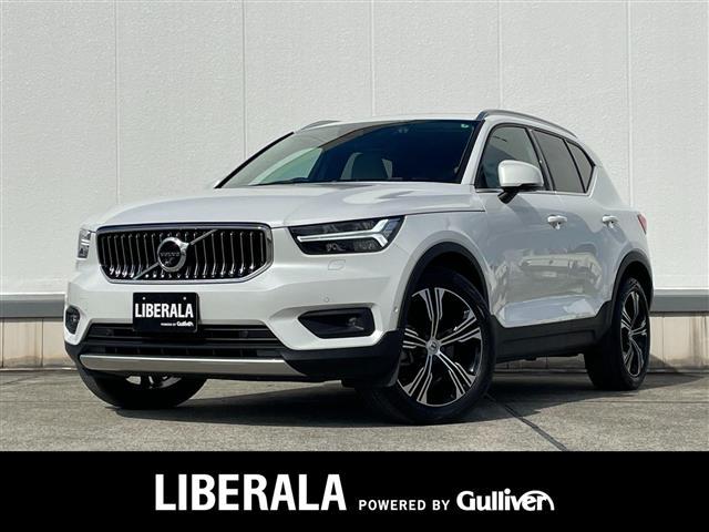 XC40(ボルボ) B4 AWD インスクリプション 純正ナビ フルセグTV 360°カメラ パノラマルーフ 革シート シートヒーター harman/kardon パワーバックドア ドラレコ アダプティブクルーズコントロール ブラインドスポットモニター 中古車画像