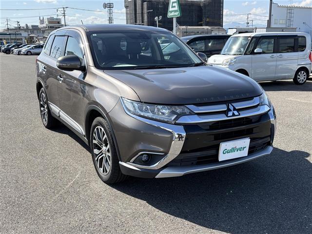 アウトランダー(三菱) ２４Ｇナビパッケージ　ナビ（ＣＤ／ＤＶＤ／ＳＤ／ＢＴ）　フルセグテレビ　レーダークルーズコントロール　運転席シートヒーター　パドルシフト　ステアリングリモコン　レーンアシスト　テレビキャンセラー　ＥＴＣ 中古車画像