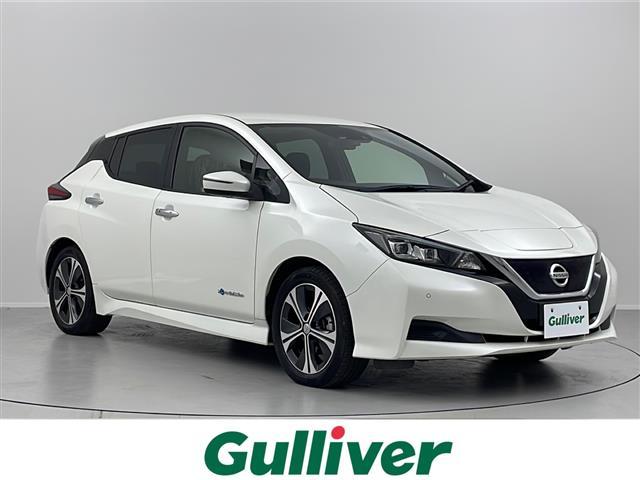 リーフ(日産) Ｘ　１０万台記念車　禁煙車／プロパイロット／車線逸脱支援／ＢＳＭ／純正ナビ／フルセグＴＶ／バックカメラ／シートヒーター／ハンドルヒータ／ＥＴＣ／ドライブレコーダー／ＬＥＤヘッドライト／純正１７インチＡＷ／純正フロアマット 中古車画像