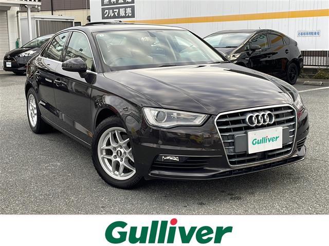 Ａ３セダン(アウディ) １．４ＴＦＳＩ　純正ナビ／ＤＶＤ／ＳＤ／ＭＳＶ／ＢＴ／フルセグ　Ｂカメラ　ベージュ革　前席パワーシート　前席シートヒーター　純正ＨＩＤ　純正フォグ　オートライト　革巻ステア　スマートキー　ドラレコ　ビルトインＥＴＣ 中古車画像